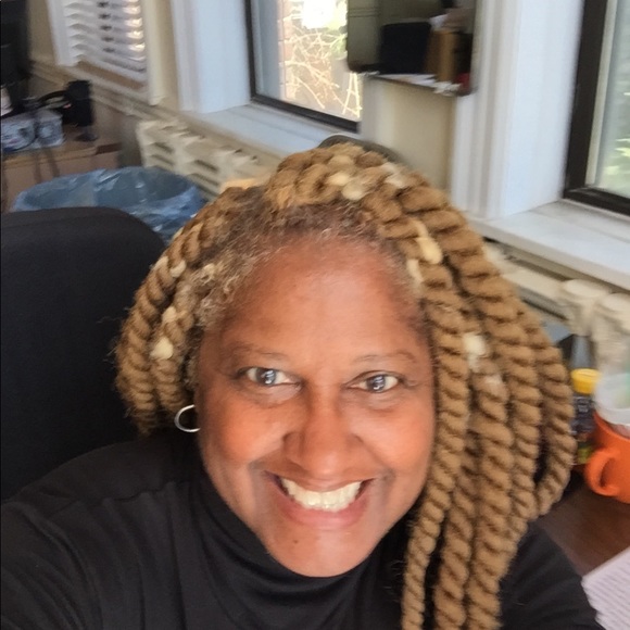 Meet your Posher, Demethress - Picture 1 of 1